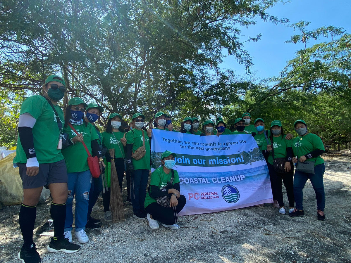 Personal Collection Las Piñas branch’s employees and distributors (Las Piñas Wetland Park Coastal Cleanup, March 8, 2022)